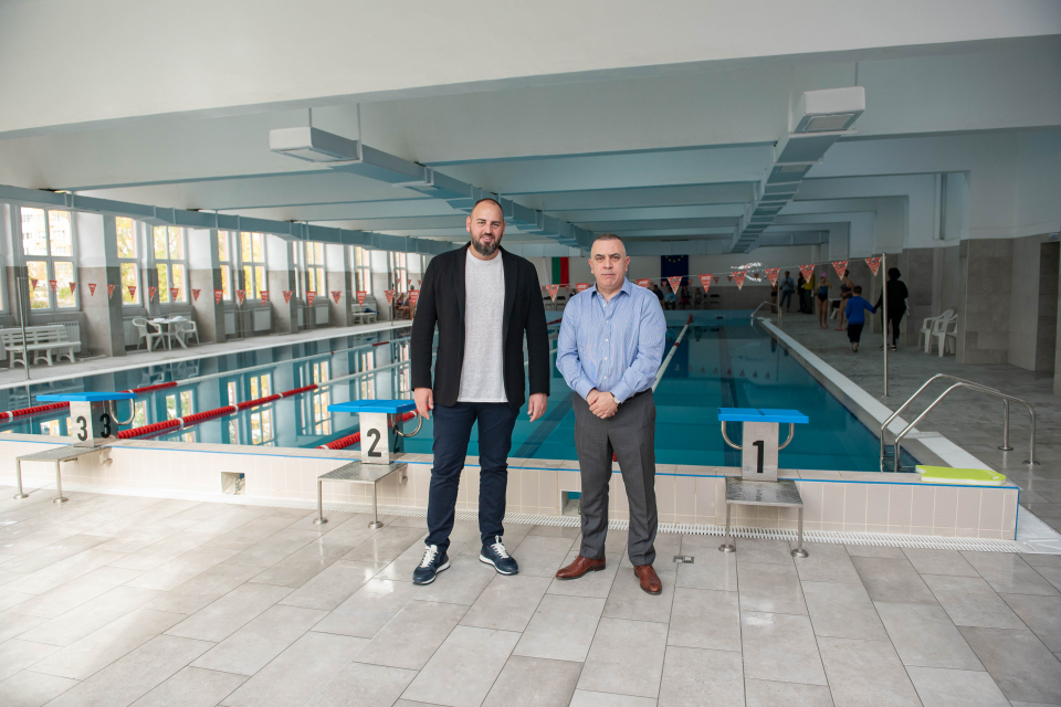 "Закритият басейн в Сливен може да поема състезания от календара на Българската федерация по плуване, защото е уникален", заяви световният шампион по плуване...